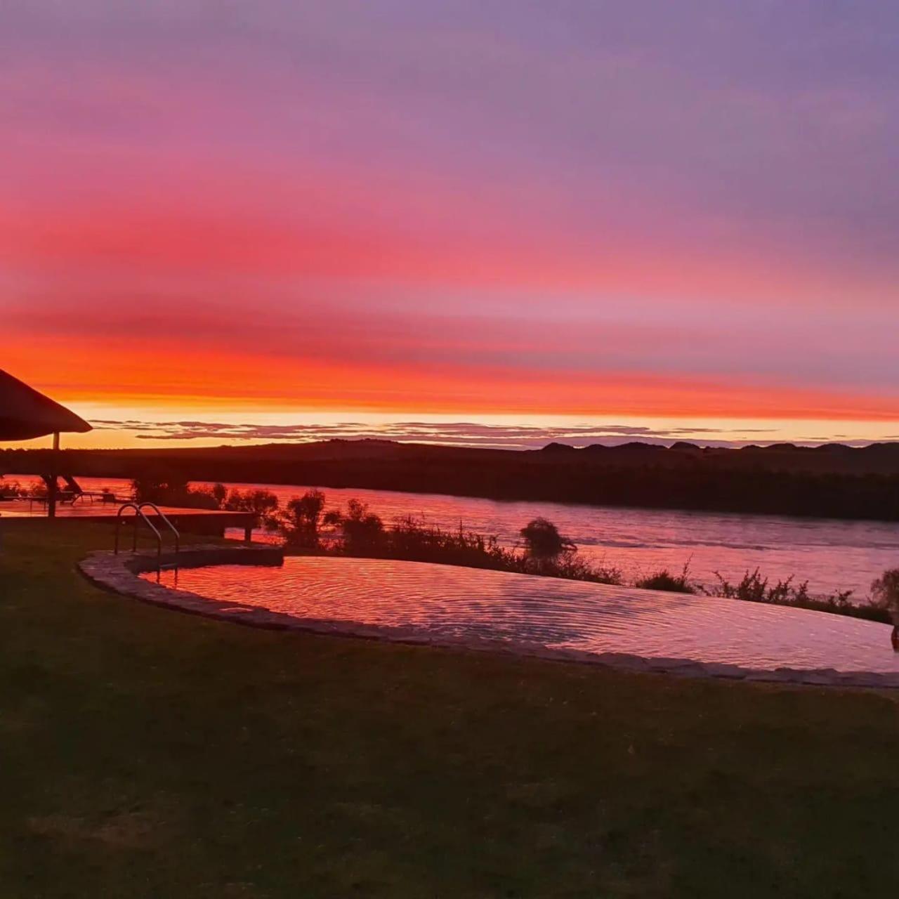 Tzamenkomst River Lodge Colesberg Exterior photo
